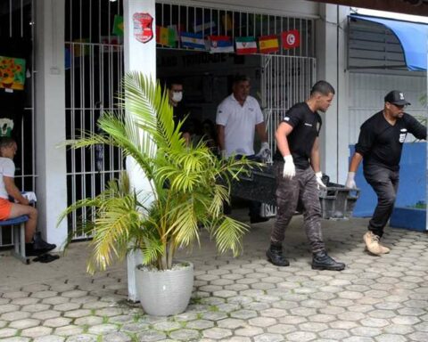 Young man invades two schools in Brazil and kills at least three people