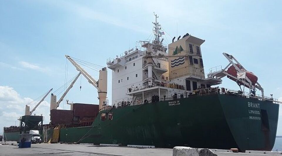 20,000 tons of stone are stored in the port of Cienfuegos to export to Mexico