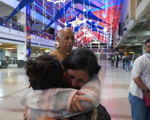 Llegan al país más de 260 mil connacionales provenientes de Perú
