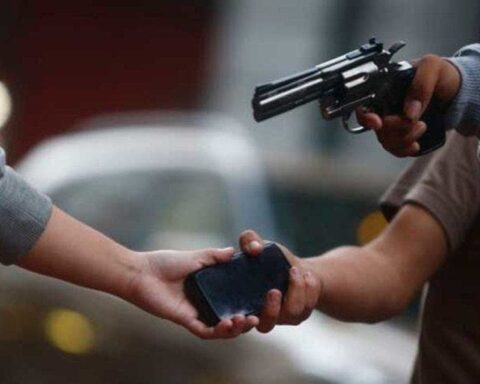 64.5% of Dominicans avoid going out at night for fear of crime