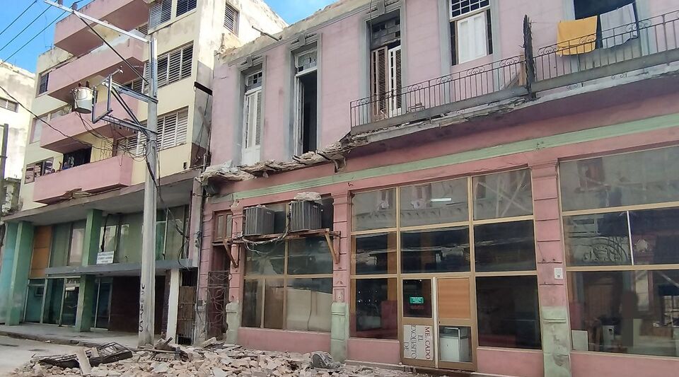 A balcony collapses in the central Neptuno street in Havana