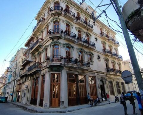 A hotel with an unknown owner and rates of up to 1,000 dollars a night opens in Centro Habana