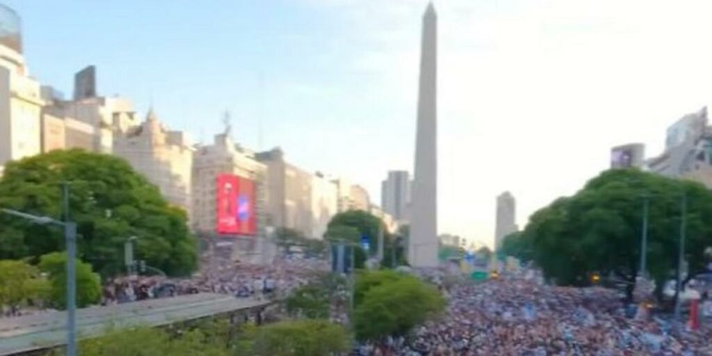 A party with more than two million people at the Obelisk
