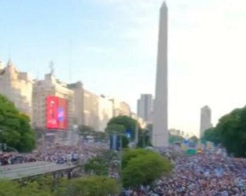 A party with more than two million people at the Obelisk