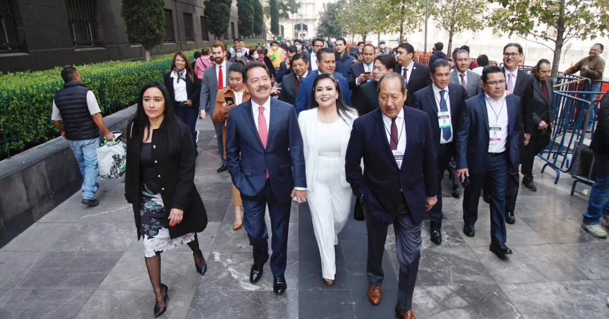 AMLO meets with senators and deputies to evaluate progress and pending