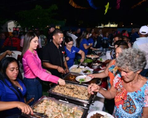 Abel Martínez celebrates 3 dinners in different places in Santiago