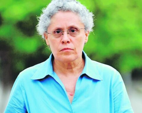 "Acknowledgments to Dora María Téllez is because she has fought to have a democratic country," says Unamos director