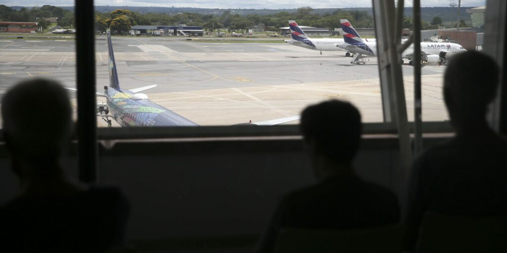 Aeronauts' strike delays flights in Brasilia, Porto Alegre and Fortaleza