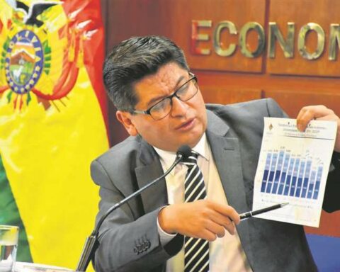 After criticism of centralism, the Government says that the regions will receive more resources