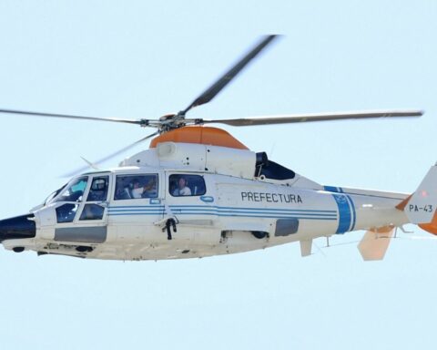 After not being able to advance on land, the Argentine National Team greeted from helicopters