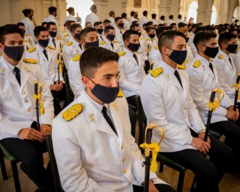 Alberto Fernández sent to call the armed forces and spoke about Malvinas