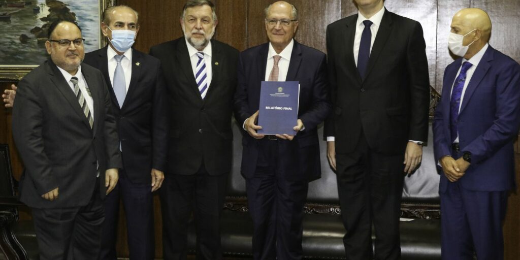 Alckmin receives report on the impacts of the pandemic on education