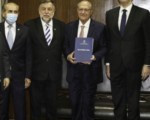 Alckmin receives report on the impacts of the pandemic on education