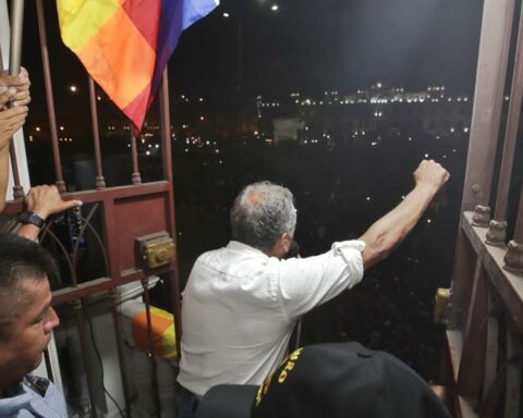 Antauro Humala gave a balcony shot to support Dina Boluarte, but was booed
