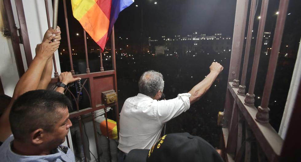 Antauro Humala gave a balcony shot to support Dina Boluarte, but was booed