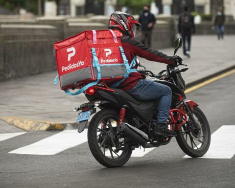 Applications that provide the delivery service point to the jungle of the country