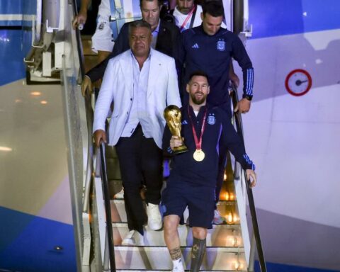 Argentina, Messi and the World Cup land in Buenos Aires