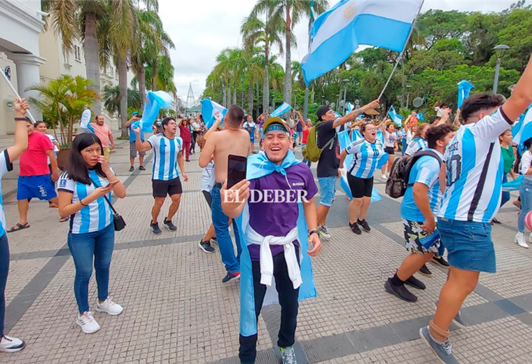 Argentines exploded in the 24 de Septiembre square after the consecration of the Albiceleste in Qatar