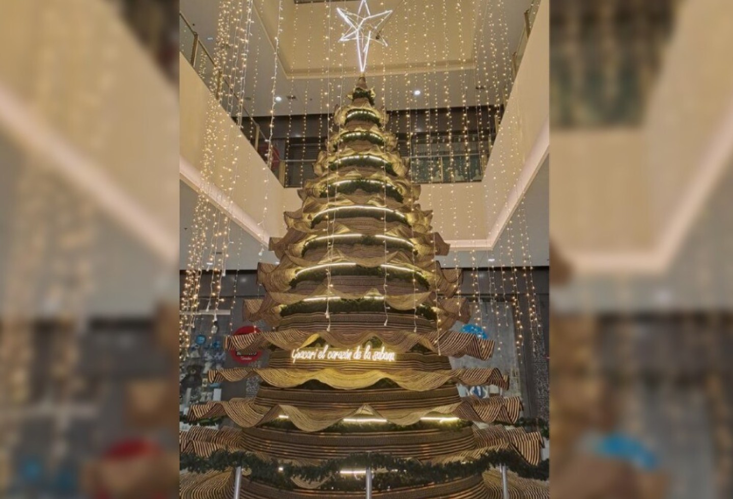 Artisans from Sincelejo made the largest arrow cane Christmas tree in the world