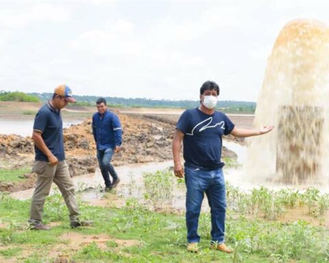 Ascension of Guarayos: residents take advantage of the weekend rain