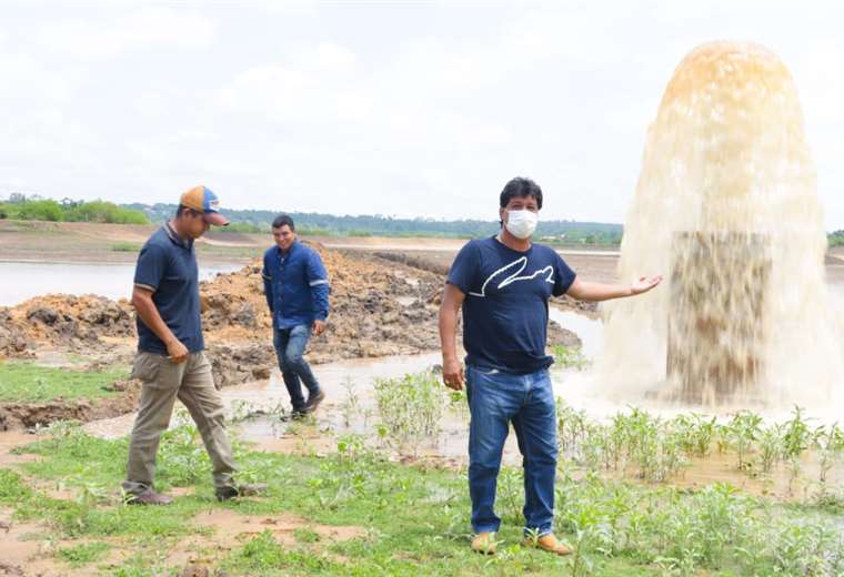 Ascension of Guarayos: residents take advantage of the weekend rain