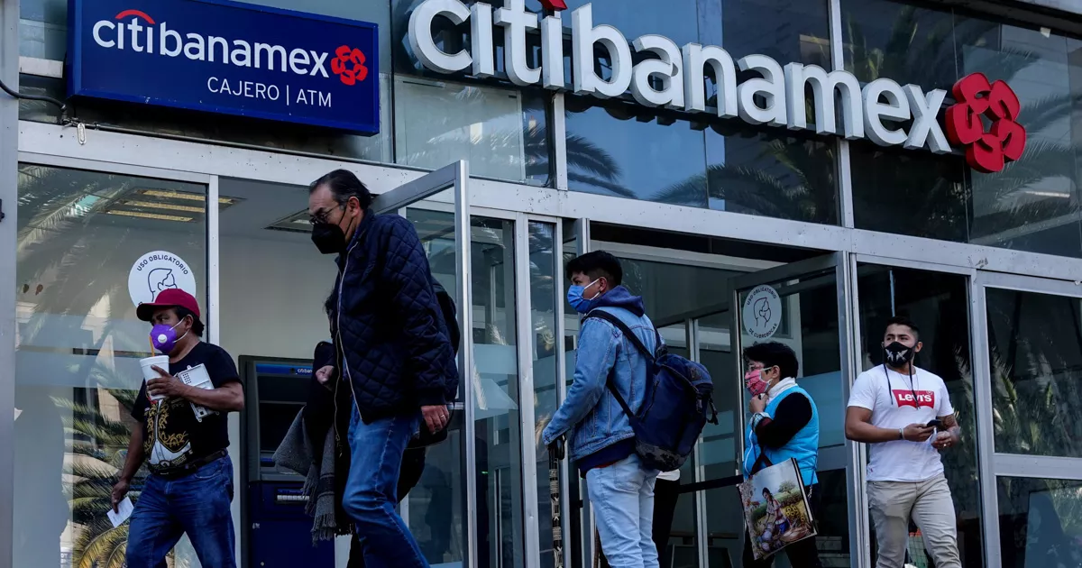 Banamex can recover clients with its new owner