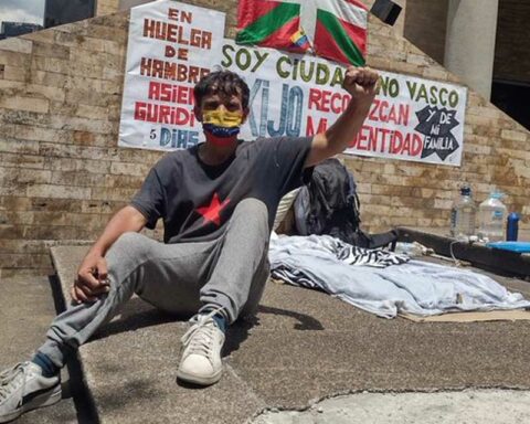 Basque refugee Asier Guridi denounced being harassed by national guards