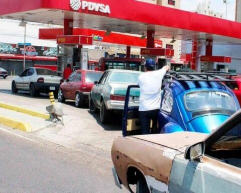 Between queues, unemployment and complaints: gasoline shortages persist in the regions