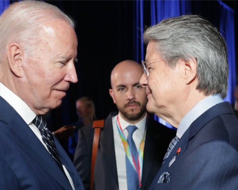 Biden and Lasso speak at the White House about "security and economic partnership"