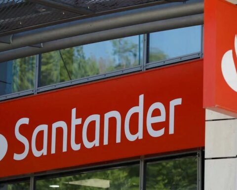 Branches and digital: Santander's plan to grow in Mexico