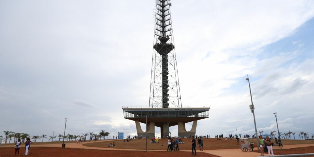 Brasilia inaugurates Christmas lights at the TV Tower today