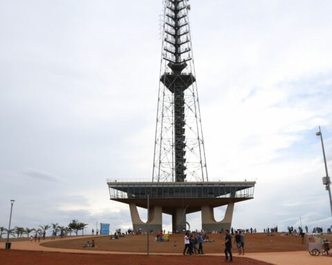 Brasilia inaugurates Christmas lights at the TV Tower today