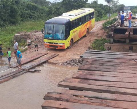 Bridge that connects San Matías with Las Petas is impassable