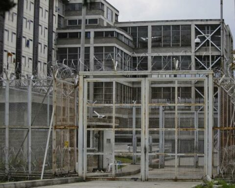 Can prisoners in Colombia work?