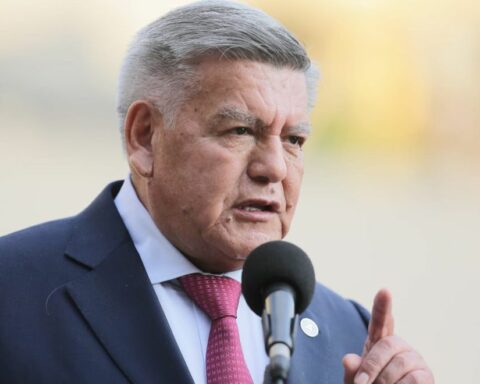 César Acuña: "There is the possibility that because of Congress we have more deaths"