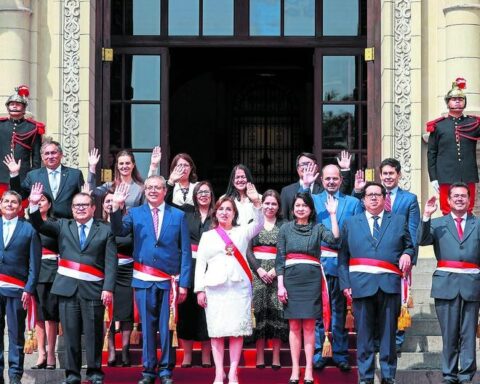 César Campos on resigning ministers: "It is a consequence of improvisation"