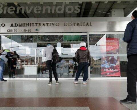 Colombia, in the average of the "most bureaucratic" countries