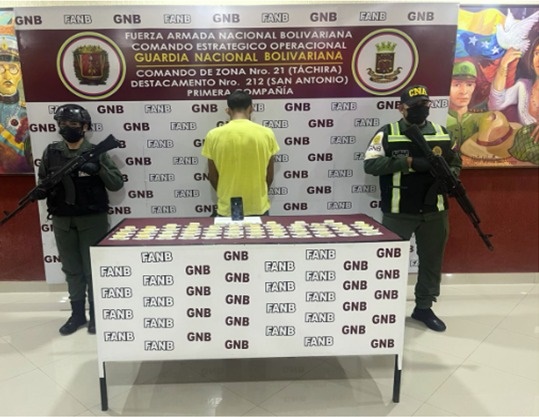 Colombian airliner expelled 91 cocaine finger cots