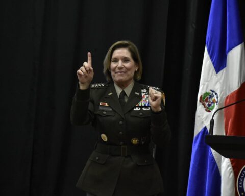 Comandante del Comando Sur EE.UU. general Laura Jane Richardson se reunirá con Abinader