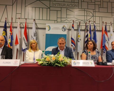 Congress of Mayors elected Echeverría as the new president