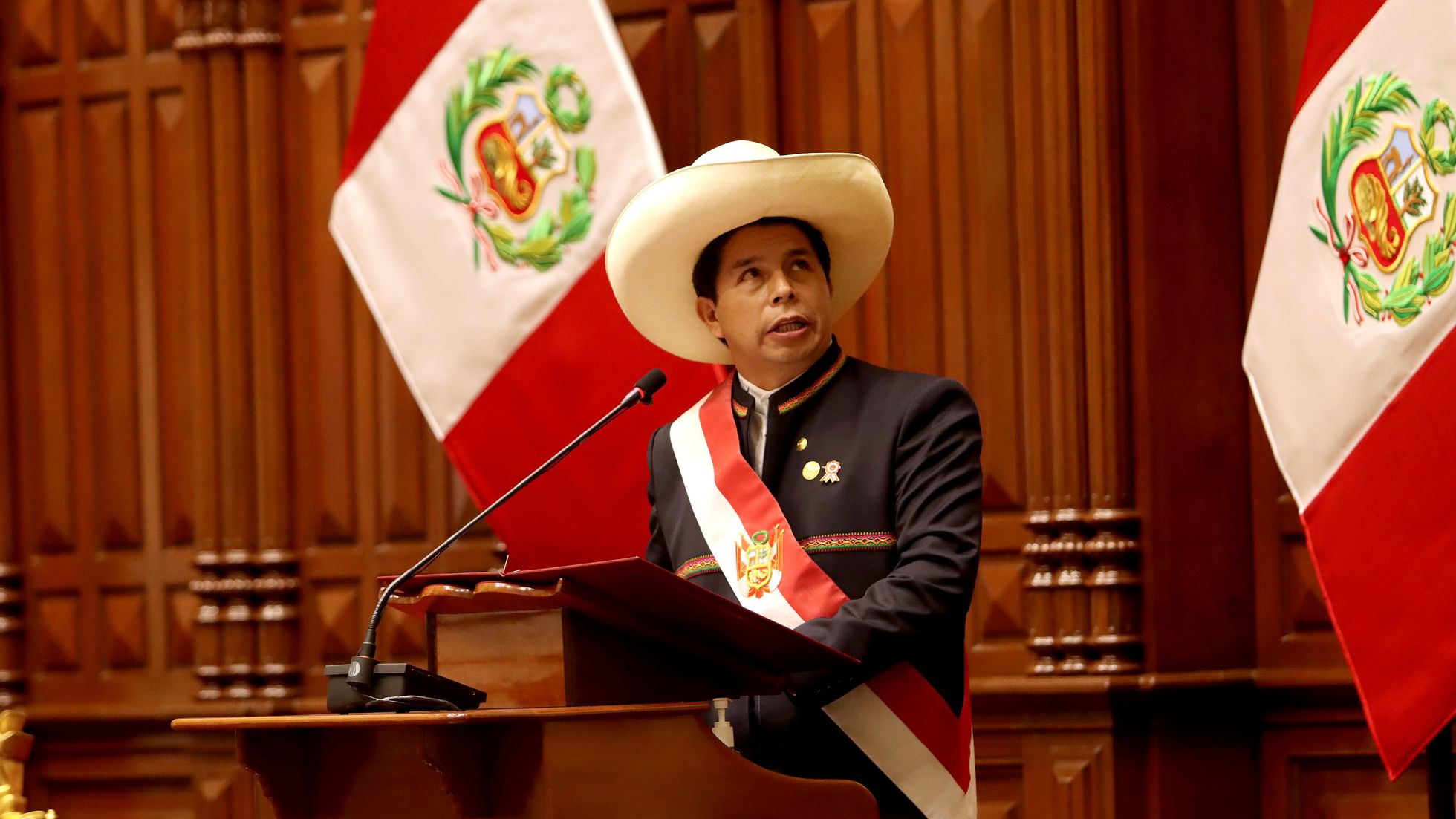 Congressmen denounce a coup d'état by President Castillo in Peru
