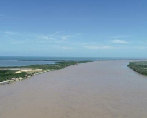 Contract signed to guarantee continuity of dredging in Magdalena