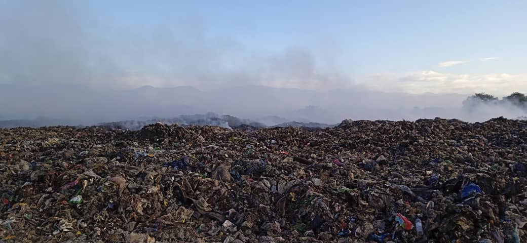 Controlled fire at the Palo Negro landfill