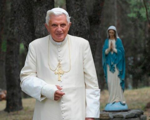 Costa Rica decrees four days of national mourning for the death of Benedict XVI