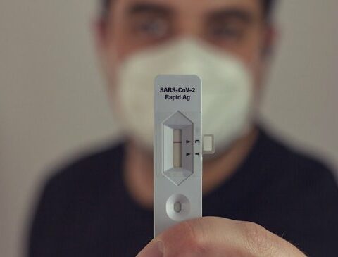 Covid-19: pharmacies register "significant increase" in self test purchase