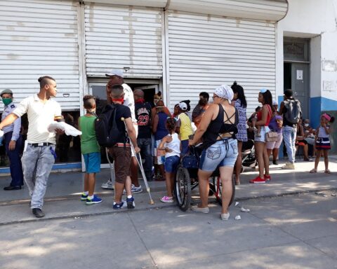 discapacidad, cuba coronavirus escasez salud colas cola pollo higiene alimentos