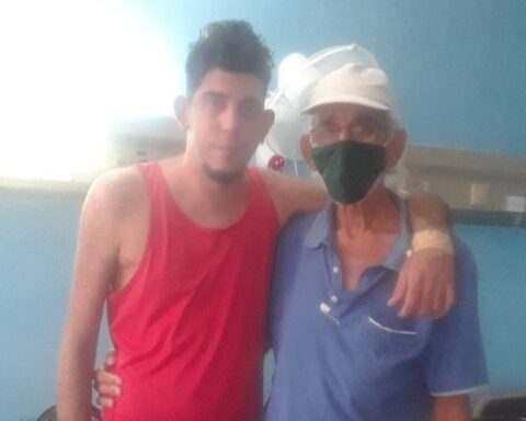 Padre cubano pide medicamentos para su hijo con cáncer: “Grito con lágrimas en los ojos”
