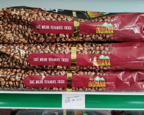 Cubanos denuncian aumento de precios de alimentos en MLC