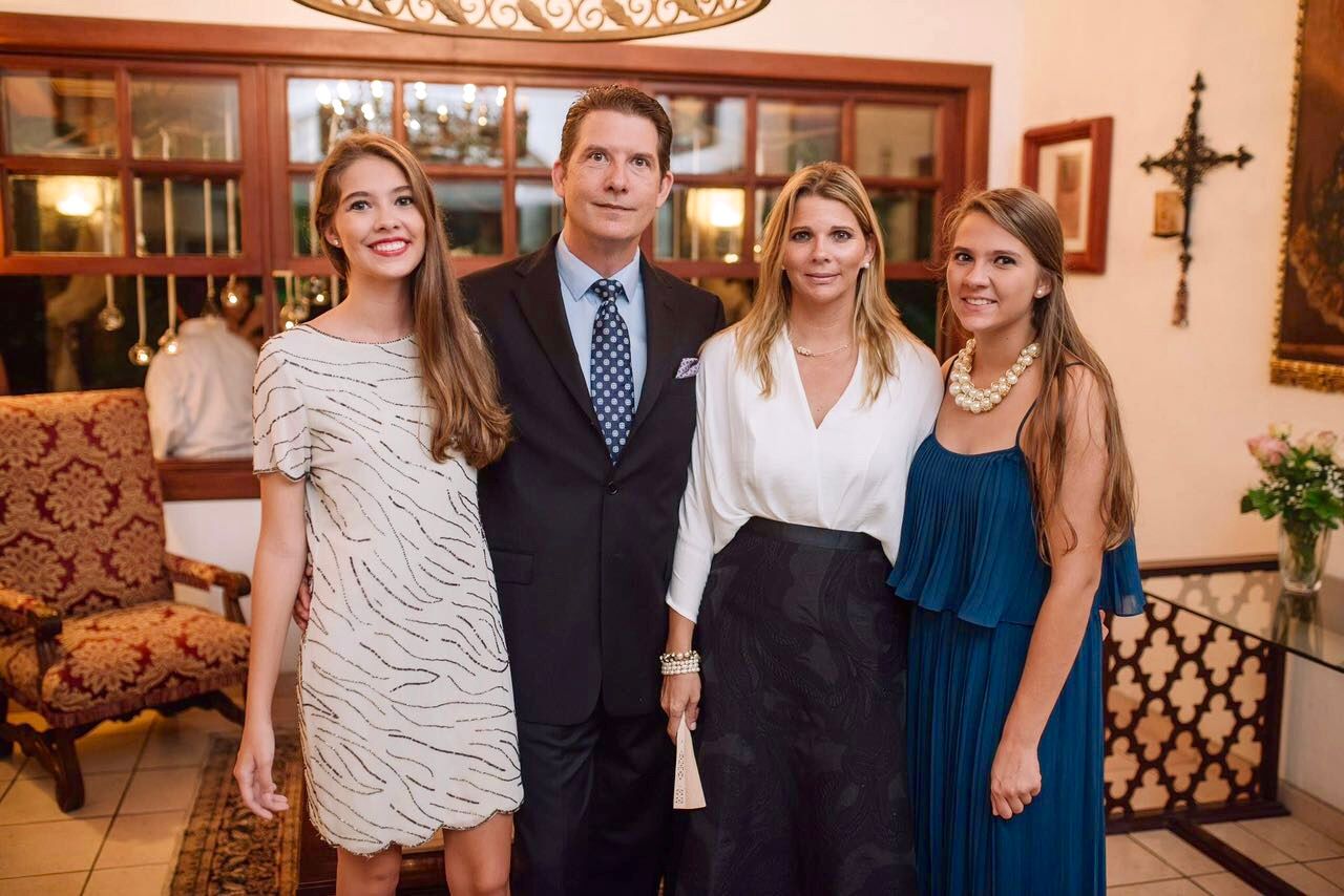 Daughters of Juan Lorenzo Holmann demand a call from Ortega with their father