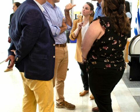 Deaf women victims of violence will access telephone counseling via video call